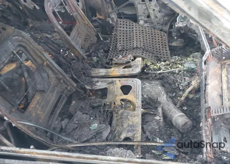 1997 Ford Crown Victoria Lx z USA, uszkodzony, nr VIN 2FALP74W8VX106162